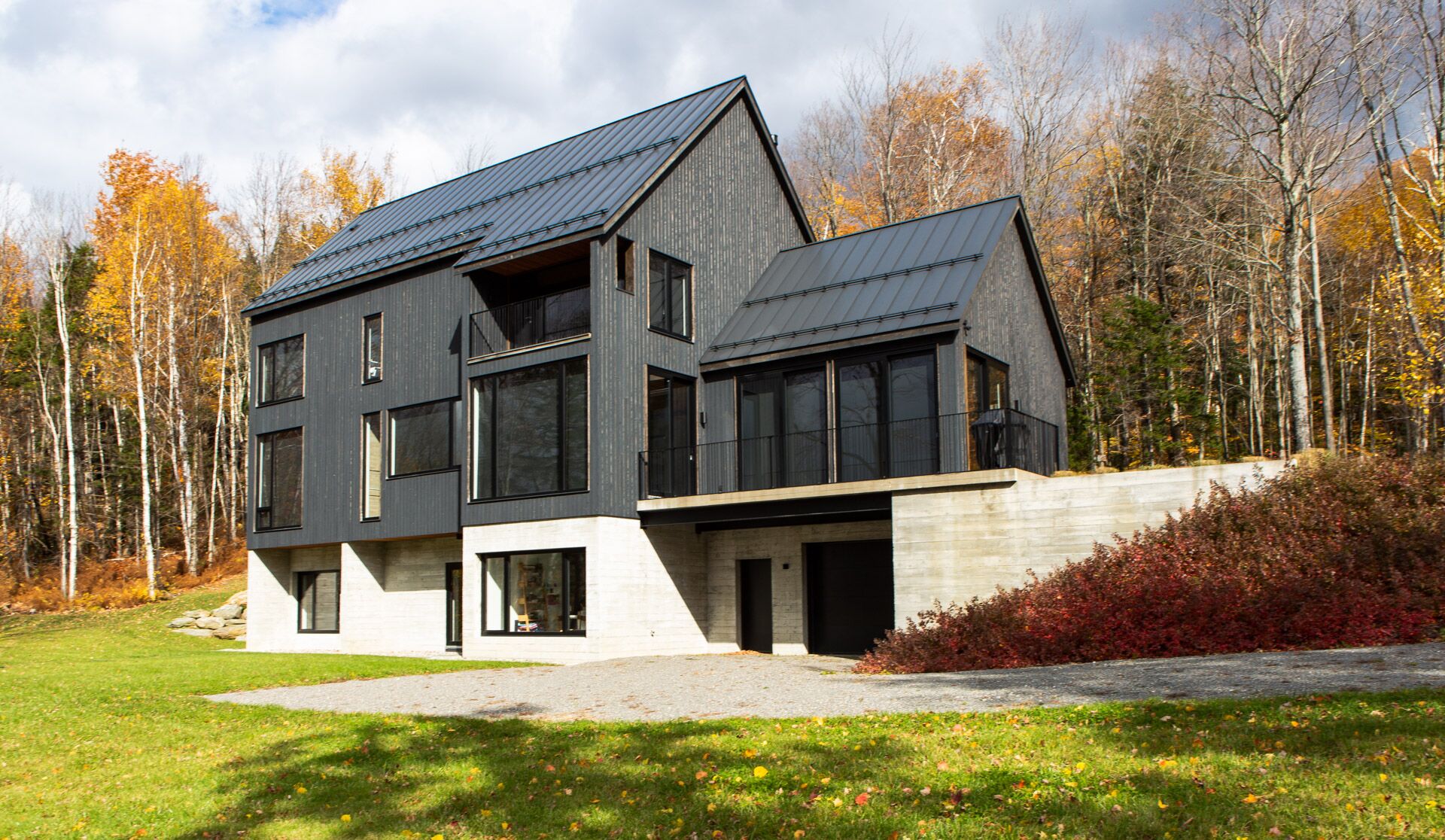 LA BELLE ETUDE【YAE】SHAGGY JACKOT Gray Elemental House | Shou Sugi Ban Portfolio
